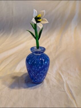 2/60$ Vintage Blue Glass perfume bottle with White & Yellow Flower
